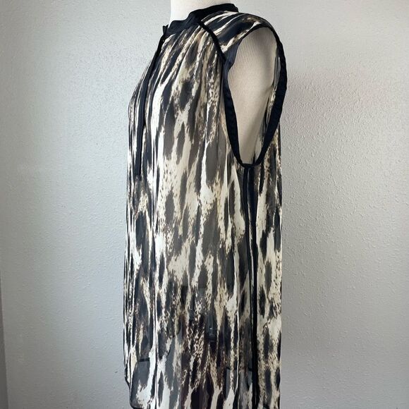 A.N.A. Sleeveless Sheer Leopard Print Top Size 1X EUC - Picture 3 of 7